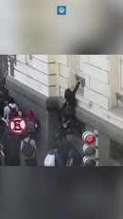 Marcha de estudiantes termina con destrozos en municipio de Santiago y con agresiones a transeúntes