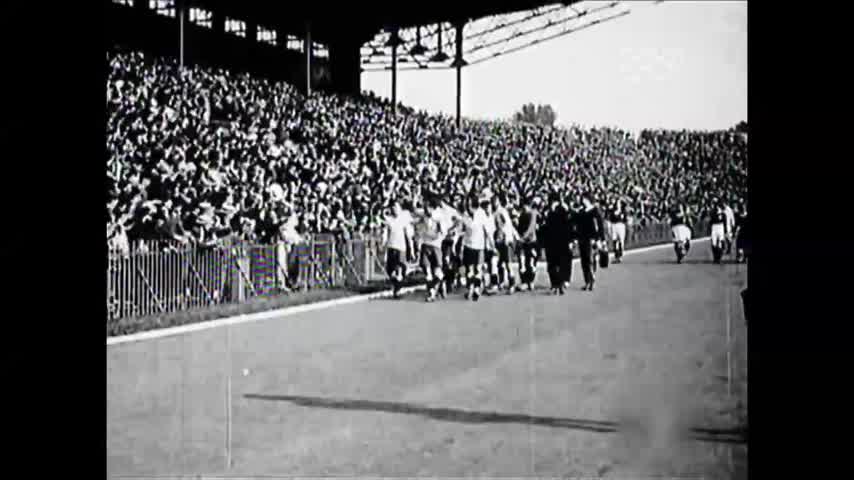 Crónicas Migrantes: La Vuelta Olímpica creada por la Selección Uruguaya de  fútbol campeona en los Juegos de París 1924