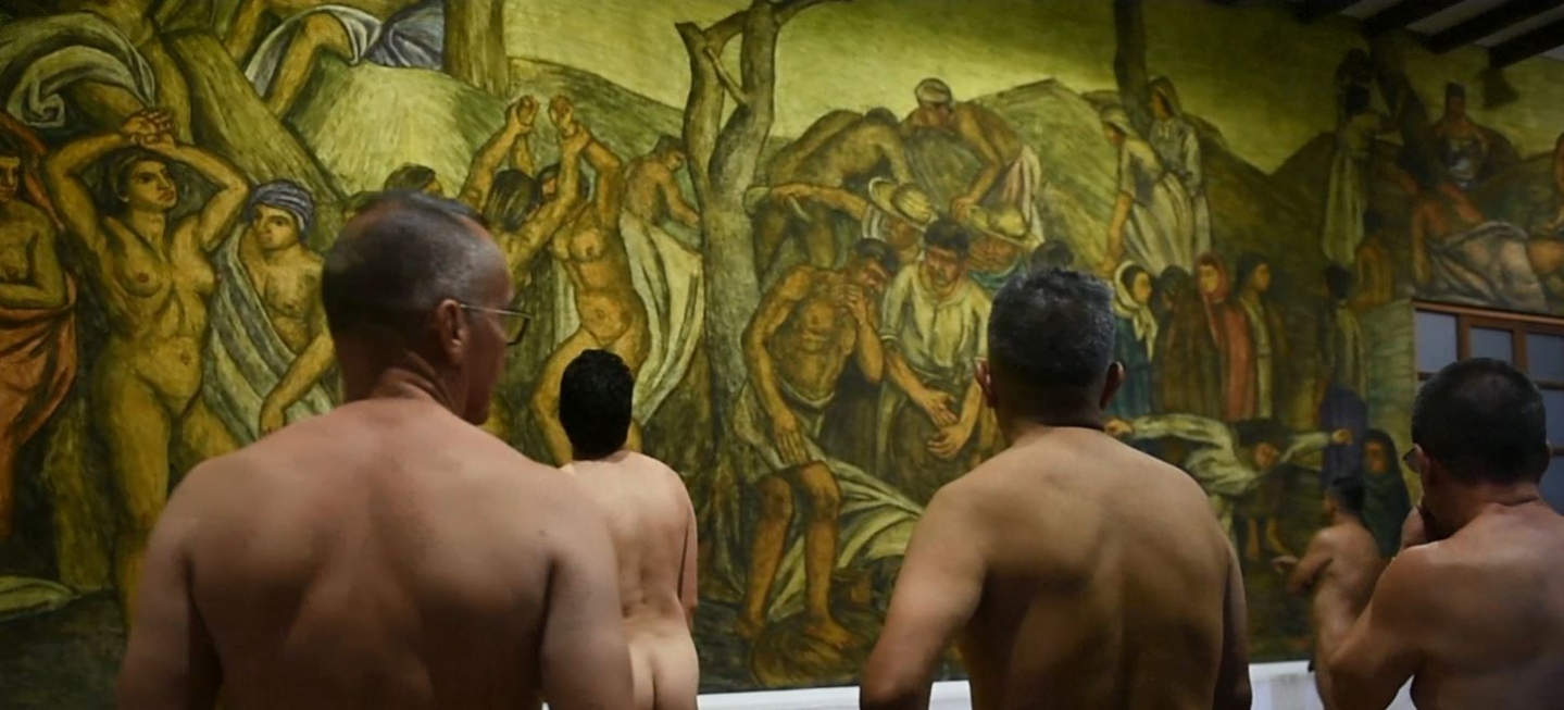 VIDEO] El inédito recorrido que realizó un Museo en Colombia: solo para  personas desnudas