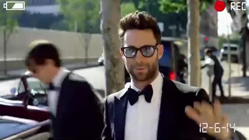 Maroon 5 - Sugar (Official Music Video)