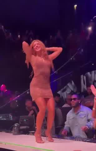 El incómodo momento de Shakira cuando alguien intentó grabar sus partes  íntimas en pleno show