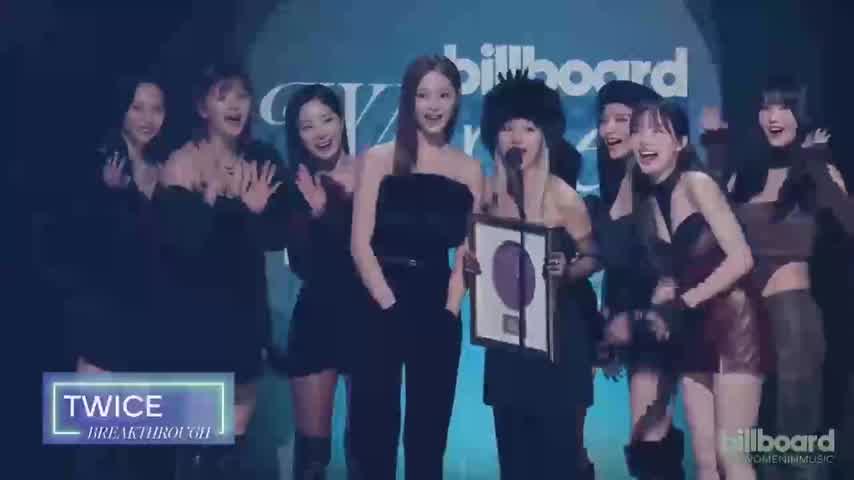 TWICE faz história ao receber prêmio no Billboard Women In Music 2023